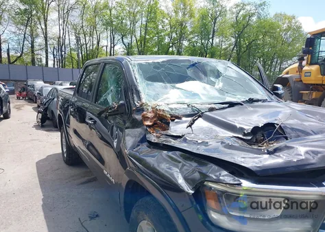 2019 Ram 1500 Laramie 4X4 5'7 Box from USA, damaged, VIN 1C6SRFJT1KN725291